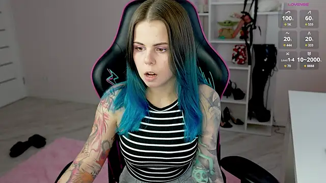 Latex Kitty online show from 04-30-26, 04:13