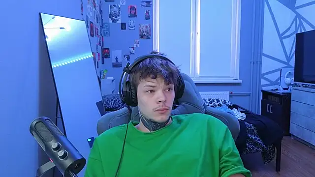 DENIS HERE online show from 03-19-25, 03:51