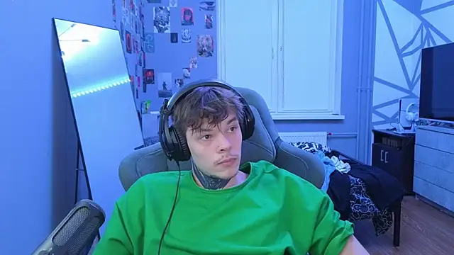 DENIS HERE online show from 03-19-25, 06:55