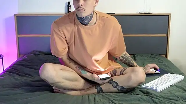 DENIS HERE online show from 11-10-25, 06:07