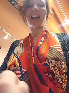 Snapshot of Exhibitionsplit chatting on 02-03-25, 09:52 Exhibitionsplit online show from 02-03-25, 09:52