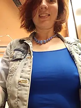 Snapshot of Exhibitionsplit chatting on 03-08-25, 02:30 Exhibitionsplit online show from 03-08-25, 02:30