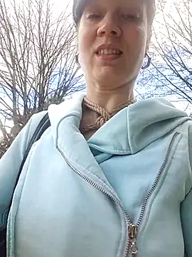 Snapshot of Exhibitionsplit chatting on 03-09-25, 01:04 Exhibitionsplit online show from 03-09-25, 01:04