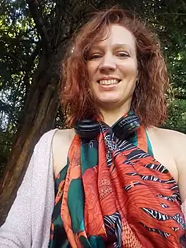 Snapshot of Exhibitionsplit chatting on 10-01-25, 02:34 Exhibitionsplit online show from 10-01-25, 02:34