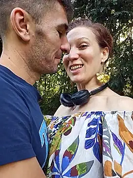 Snapshot of Exhibitionsplit chatting on 10-22-25, 11:10 Exhibitionsplit online show from 10-22-25, 11:10