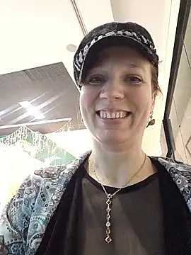 Exhibitionsplit online show from 12-18-25, 12:55