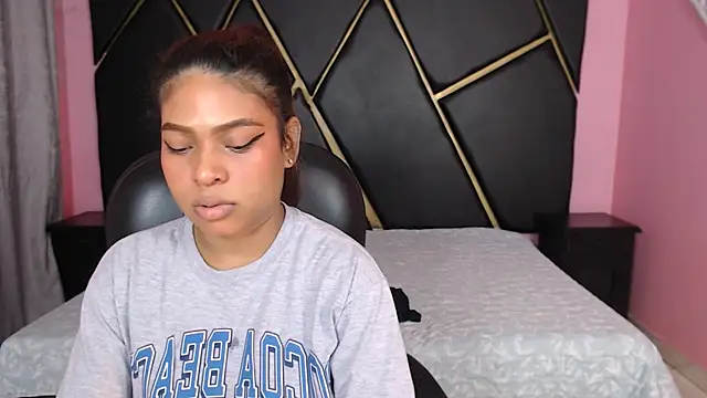 Snapshot of Naomi_Tylers chatting on 01-31-25, 09:48 Naomi Tylers online show from 01-31-25, 09:48