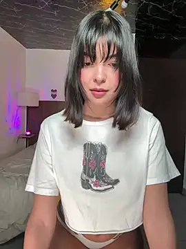 Snapshot of FoxyMx chatting on 02-13-26, 03:24 FoxyMx online show from 02-13-26, 03:24