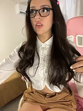 Snapshot of violet-333 chatting on 11-07-25, 05:57 violet-333 online show from 11-07-25, 05:57