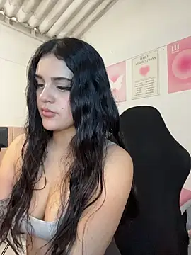 Snapshot of violet-333 chatting on 06-13-26, 05:55 violet-333 online show from 06-13-26, 05:55