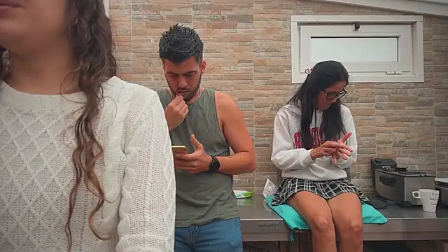 Snapshot of barfantasy chatting on 10-22-25, 08:36 barfantasy online show from 10-22-25, 08:36