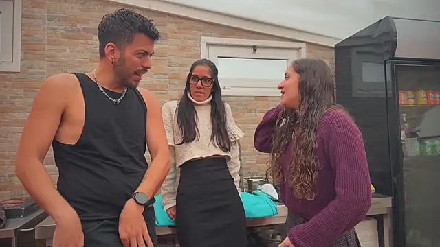 Snapshot of barfantasy chatting on 10-30-25, 09:44 barfantasy online show from 10-30-25, 09:44