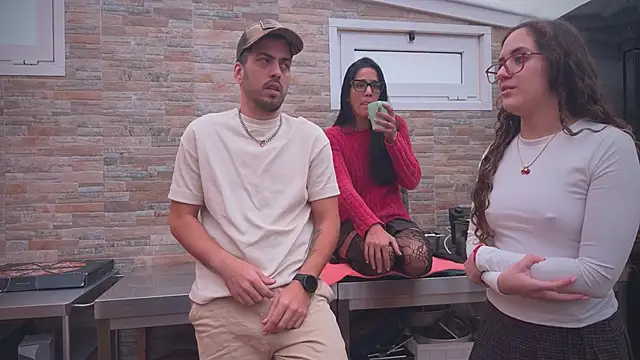 Snapshot of barfantasy chatting on 11-06-25, 09:54 barfantasy online show from 11-06-25, 09:54