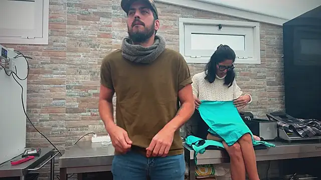 Snapshot of barfantasy chatting on 12-19-25, 10:11 barfantasy online show from 12-19-25, 10:11