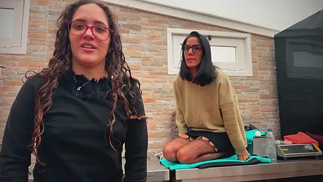 Snapshot of barfantasy chatting on 12-22-25, 10:56 barfantasy online show from 12-22-25, 10:56