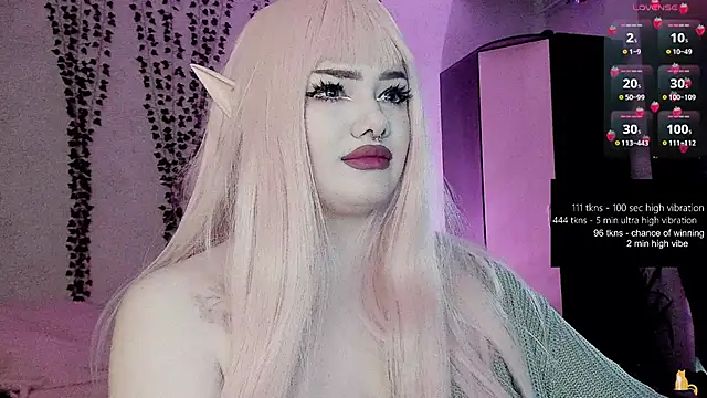 strawberry elfcat online show from 05-21-26, 05:47