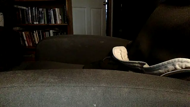 Thorandkitty online show from 12-18-25, 01:39