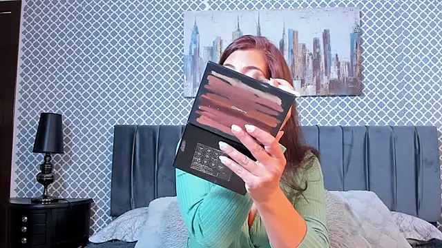 Snapshot of scarlett_moore chatting on 02-07-25, 12:50 scarlett moore online show from 02-07-25, 12:50