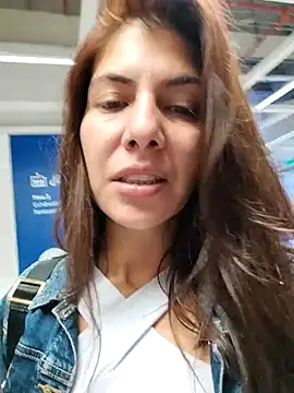 Snapshot of scarlett_moore chatting on 02-14-25, 01:23 scarlett moore online show from 02-14-25, 01:23