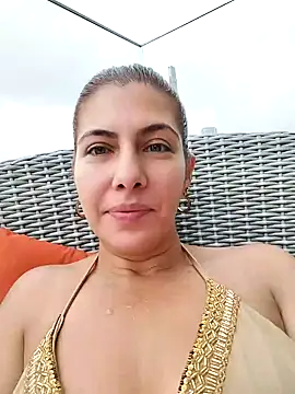 Snapshot of scarlett_moore chatting on 02-15-25, 04:56 scarlett moore online show from 02-15-25, 04:56