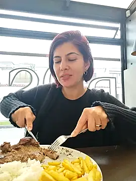 Snapshot of scarlett_moore chatting on 03-21-25, 09:45 scarlett moore online show from 03-21-25, 09:45