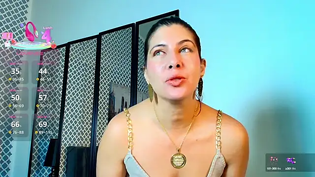 Snapshot of scarlett_moore chatting on 09-26-25, 01:26 scarlett moore online show from 09-26-25, 01:26