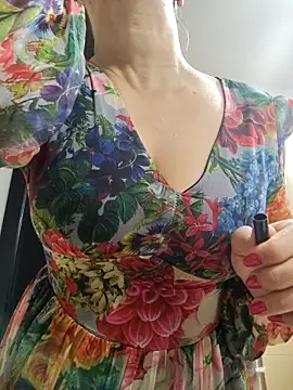 Snapshot of scarlett_moore chatting on 10-03-25, 01:19 scarlett moore online show from 10-03-25, 01:19