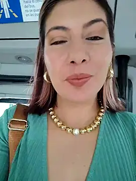 Snapshot of scarlett_moore chatting on 10-04-25, 01:31 scarlett moore online show from 10-04-25, 01:31