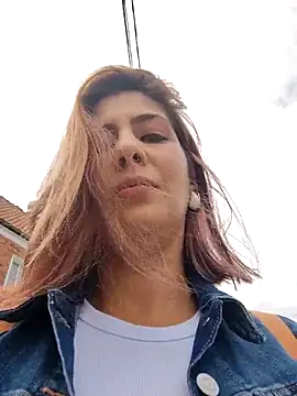 Snapshot of scarlett_moore chatting on 10-17-25, 02:19 scarlett moore online show from 10-17-25, 02:19