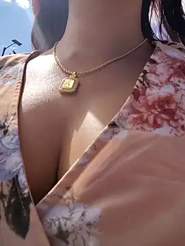 Snapshot of scarlett_moore chatting on 11-08-25, 02:17 scarlett moore online show from 11-08-25, 02:17