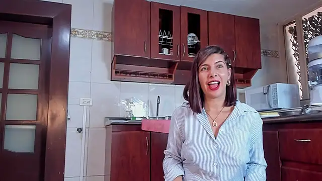 Snapshot of scarlett_moore chatting on 11-10-25, 02:38 scarlett moore online show from 11-10-25, 02:38