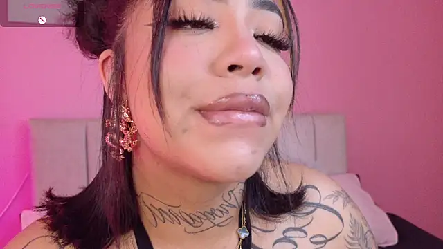 foxxy-lov3 online show from 10-30-25, 12:39