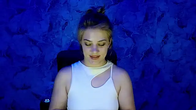 Snapshot of nika_gold1 chatting on 06-06-26, 07:07 nika gold1 online show from 06-06-26, 07:07