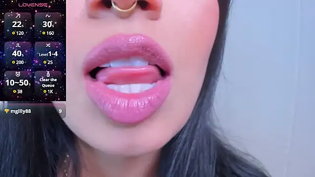 dominique21  online show from 12-07-24, 07:05