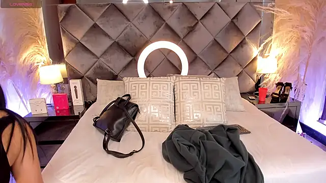 sofhiaa adaams online show from 10-26-25, 03:07