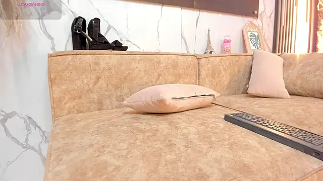 sofhiaa adaams online show from 12-14-25, 03:28