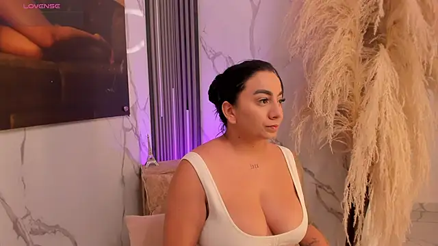 Snapshot of sofhiaa_adaams chatting on 12-16-25, 10:59 sofhiaa adaams online show from 12-16-25, 10:59