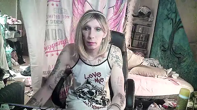 Ombeline1 online show from 02-17-25, 05:53