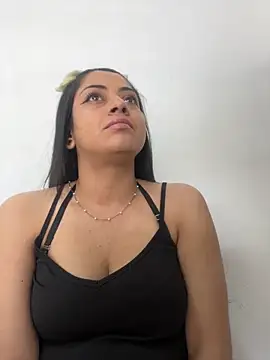 Snapshot of Juana19 chatting on 10-17-25, 03:25 Juana19 online show from 10-17-25, 03:25