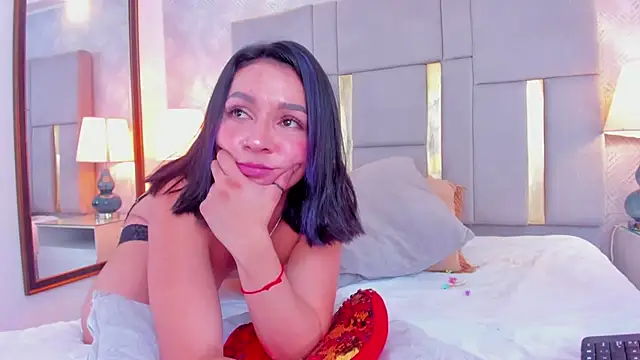 Camilaa Sanchez  online show from 01-11-25, 03:52