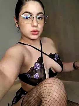 Lia Hurley online show from 03-13-26, 04:46