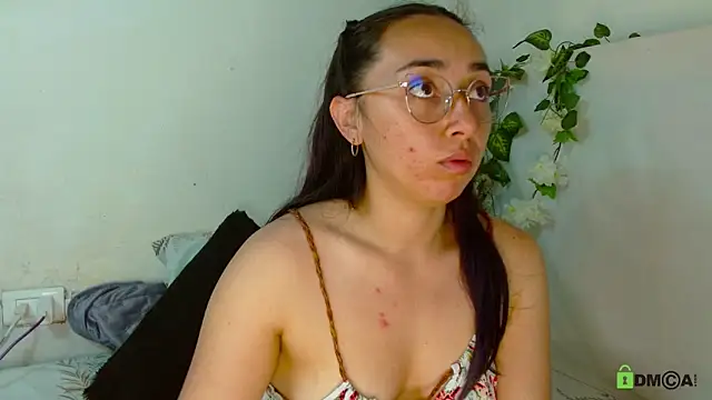 Snapshot of Hot_Candy_ chatting on 04-29-26, 01:43 Hot Candy online show from 04-29-26, 01:43