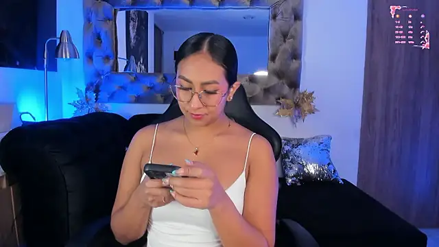 Snapshot of AmelyaMann chatting on 01-14-26, 02:01 AmelyaMann online show from 01-14-26, 02:01