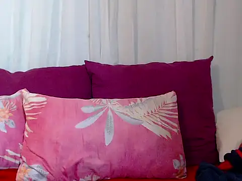 Snapshot of Freakyassnwildx chatting on 11-23-25, 08:19 Freakyassnwildx online show from 11-23-25, 08:19