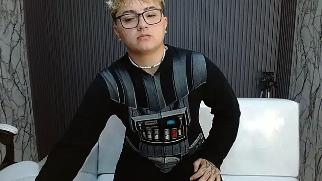 isabeautyx19 online show from 10-13-25, 12:10