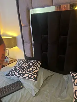 Bonnie vega online show from 10-18-25, 08:20