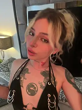 Bonnie vega online show from 11-29-25, 08:23