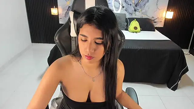 Ivy 16 online show from 11-25-25, 10:59