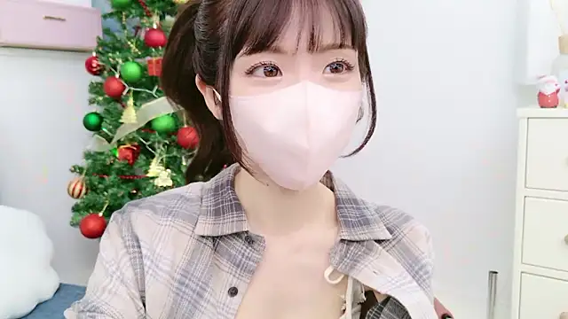 Snapshot of -minami- chatting on 12-08-24, 03:43 -minami- online show from 12-08-24, 03:43