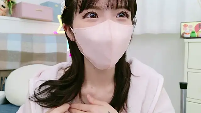 Snapshot of -minami- chatting on 01-05-25, 06:56 -minami- online show from 01-05-25, 06:56